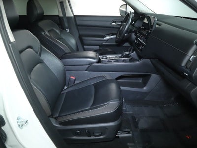 2023 Nissan Pathfinder SL Premium AWD