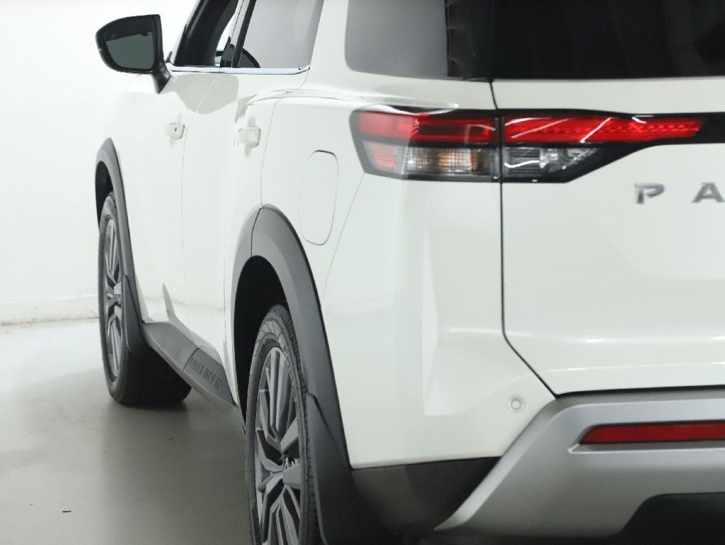2023 Nissan Pathfinder SL Premium AWD