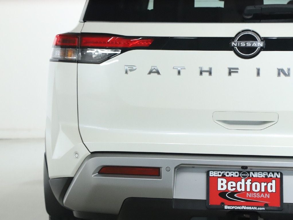 2023 Nissan Pathfinder SL Premium AWD