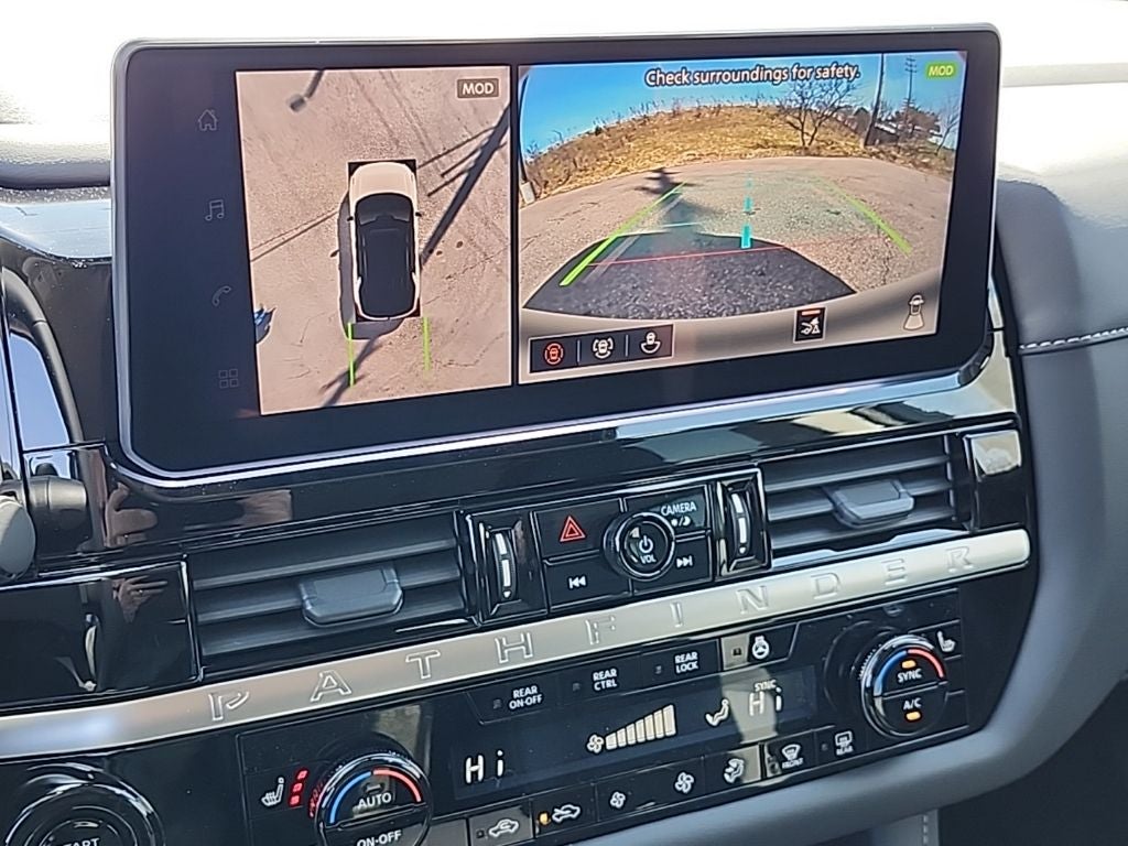 2026 Nissan Pathfinder SL