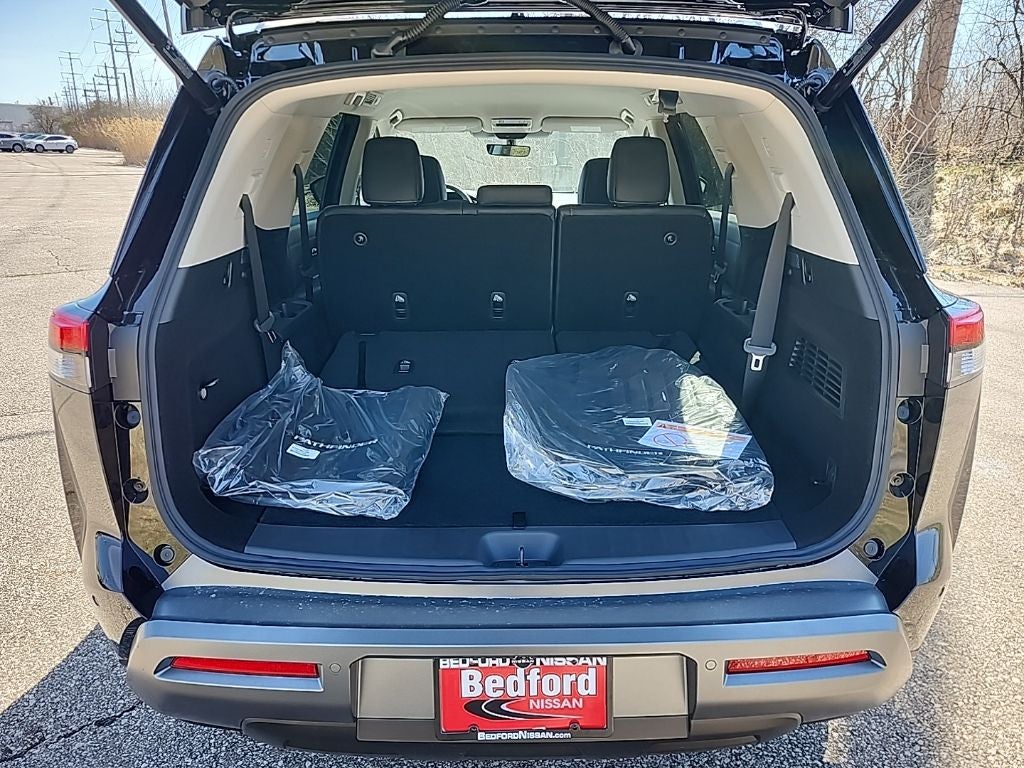 2026 Nissan Pathfinder SL