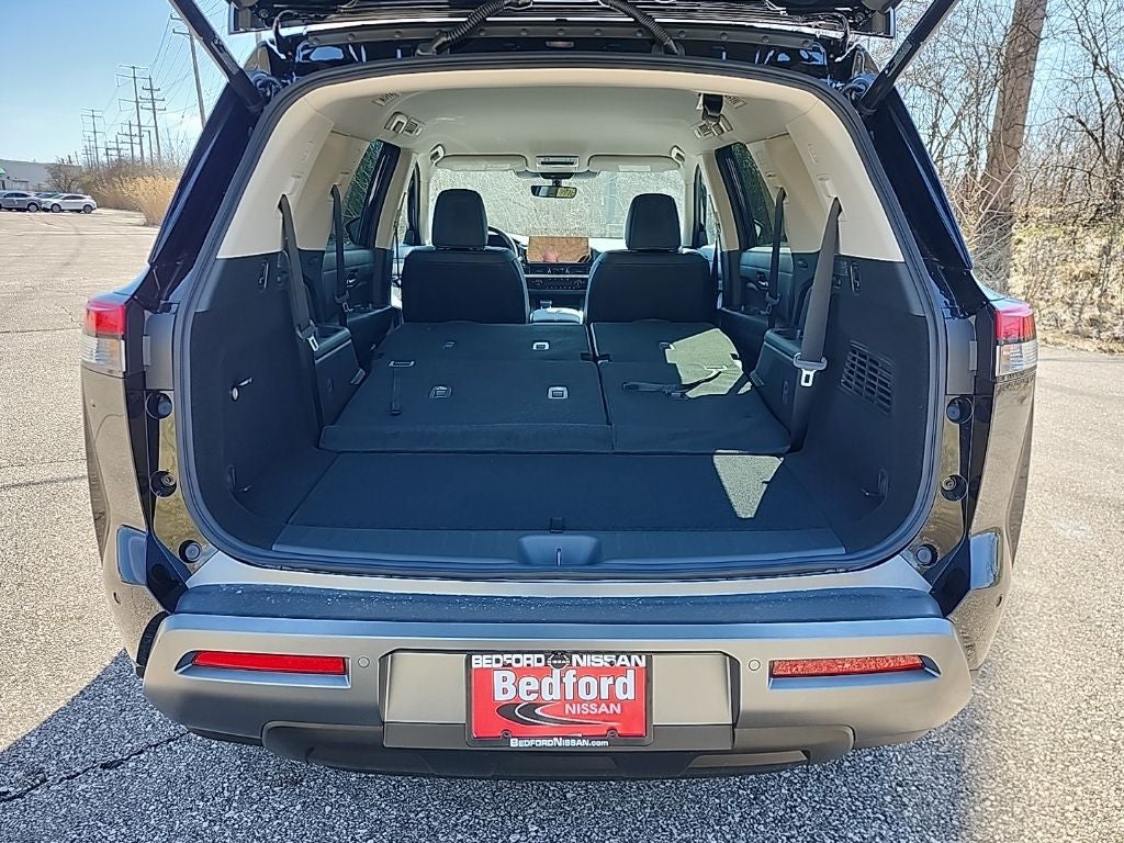 2026 Nissan Pathfinder SL