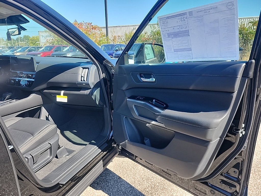 2026 Nissan Pathfinder SL