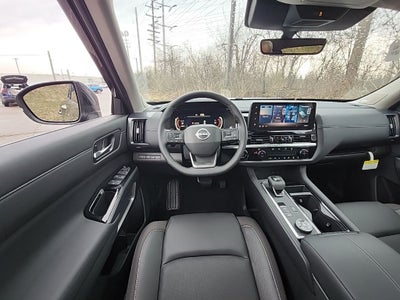 2026 Nissan Pathfinder SL