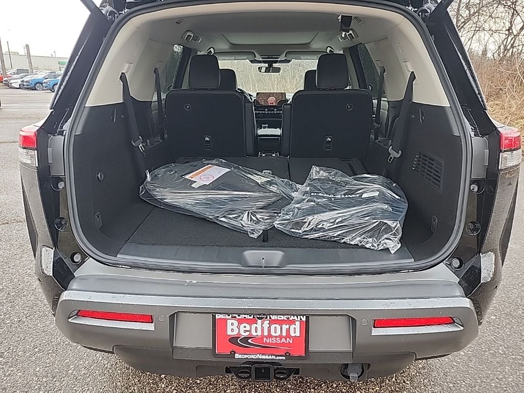 2026 Nissan Pathfinder SL