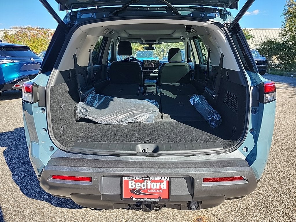 2026 Nissan Pathfinder SL