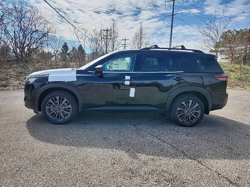 2026 Nissan Pathfinder SL