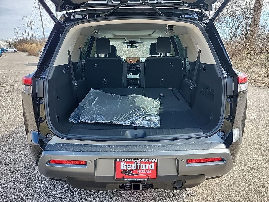 2026 Nissan Pathfinder SL