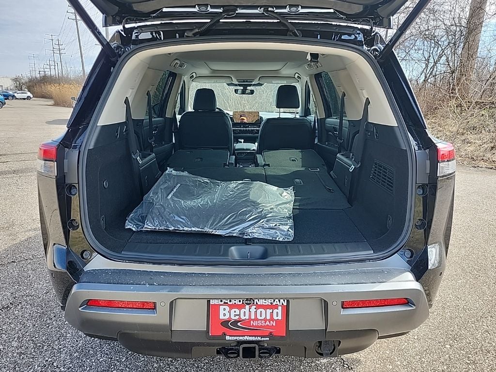 2026 Nissan Pathfinder SL