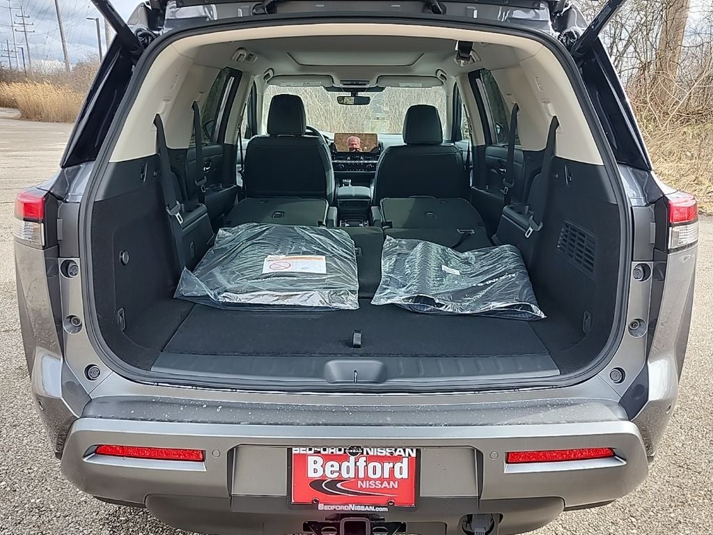 2026 Nissan Pathfinder SL