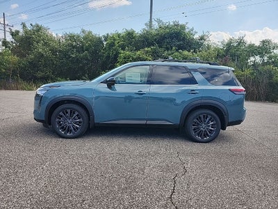 2026 Nissan Pathfinder SL