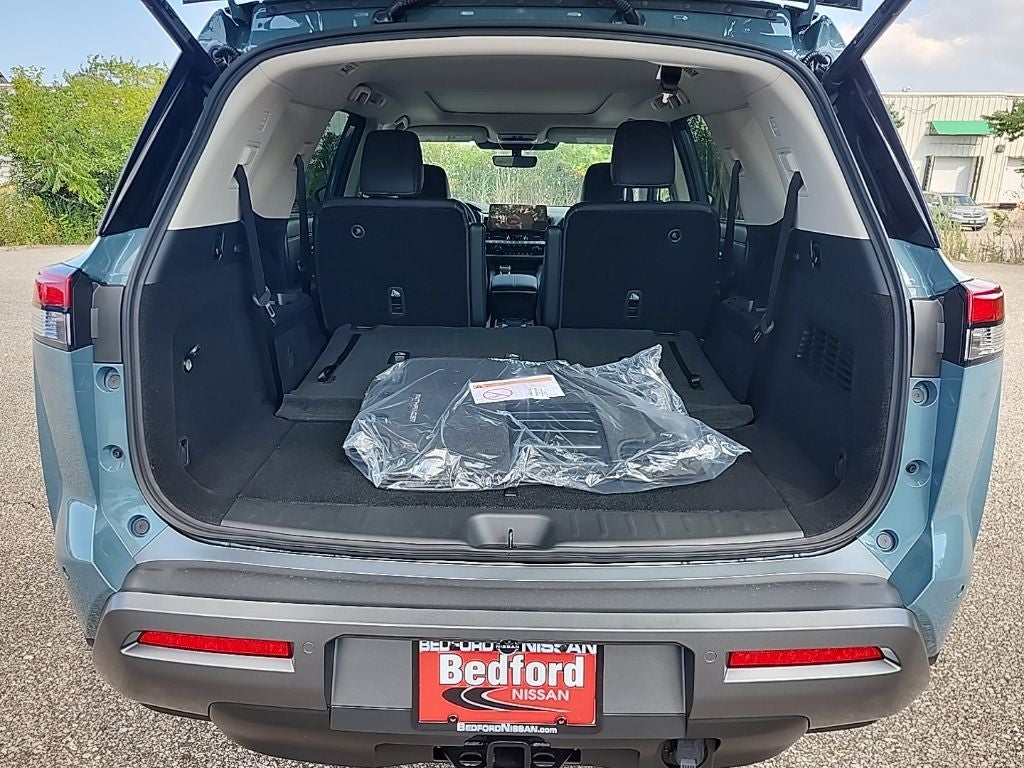 2026 Nissan Pathfinder SL