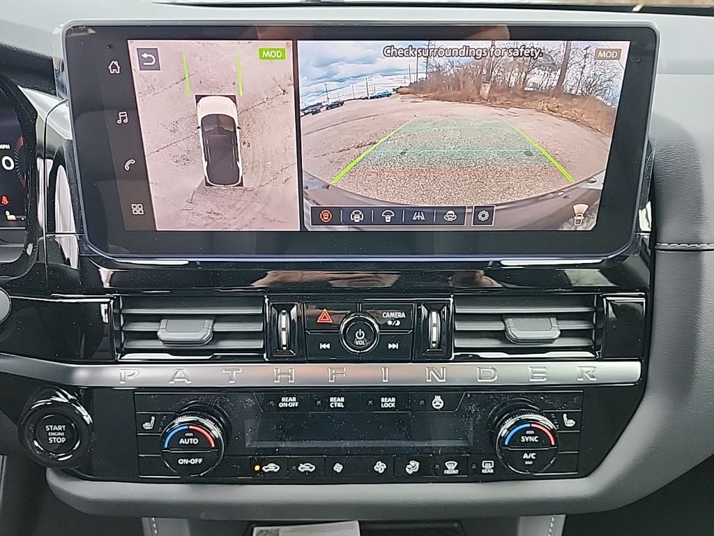 2026 Nissan Pathfinder SL