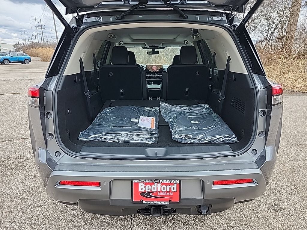 2026 Nissan Pathfinder SL