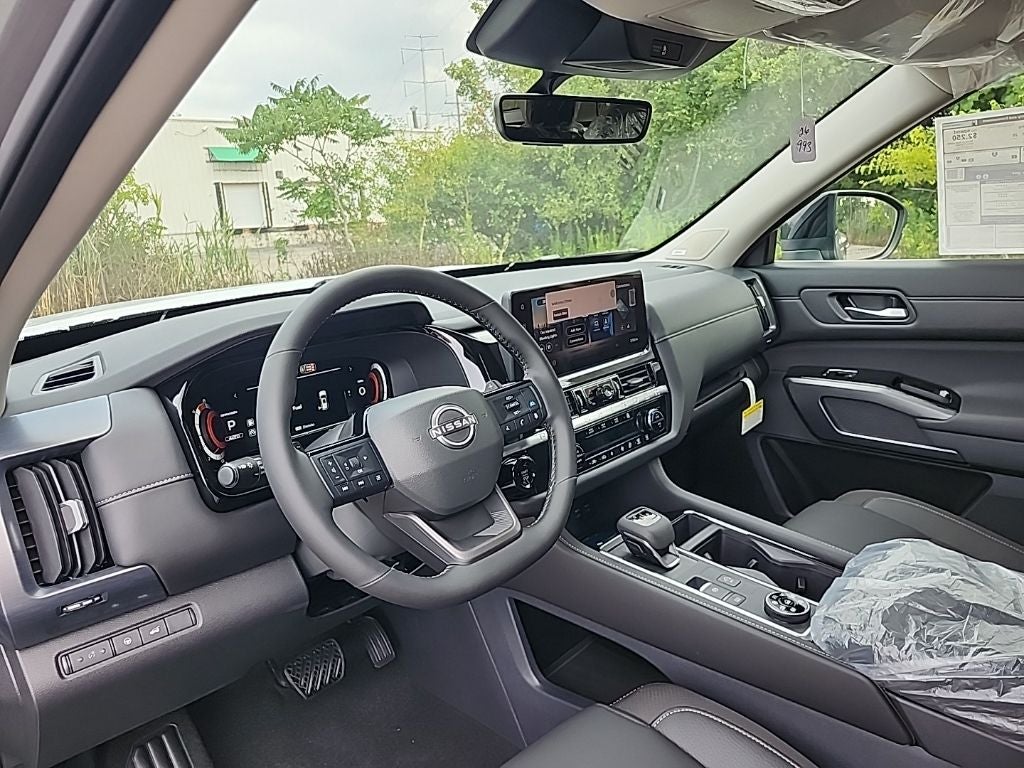 2026 Nissan Pathfinder SL
