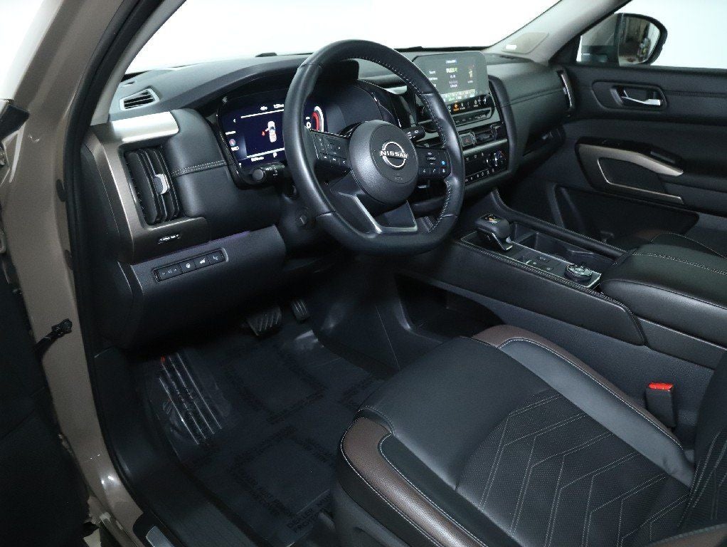 2024 Nissan Pathfinder Platinum AWD