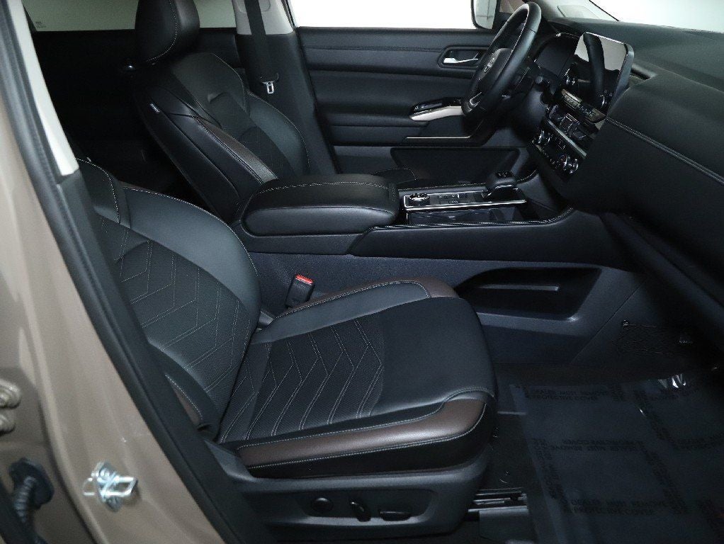2024 Nissan Pathfinder Platinum AWD