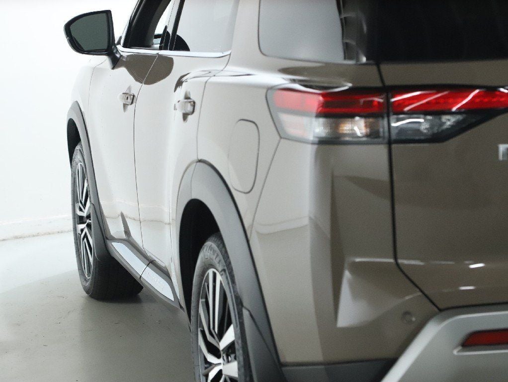 2024 Nissan Pathfinder Platinum AWD