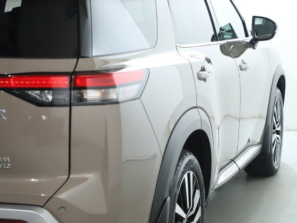 2024 Nissan Pathfinder Platinum AWD