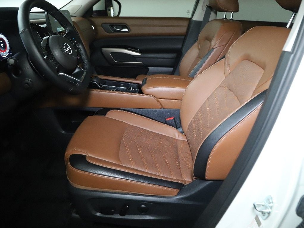 2024 Nissan Pathfinder Platinum AWD