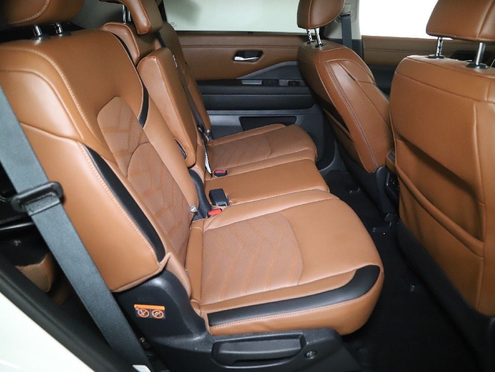 2024 Nissan Pathfinder Platinum AWD