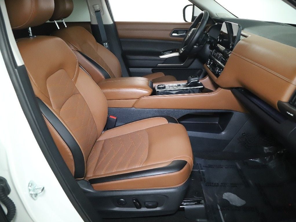 2024 Nissan Pathfinder Platinum AWD