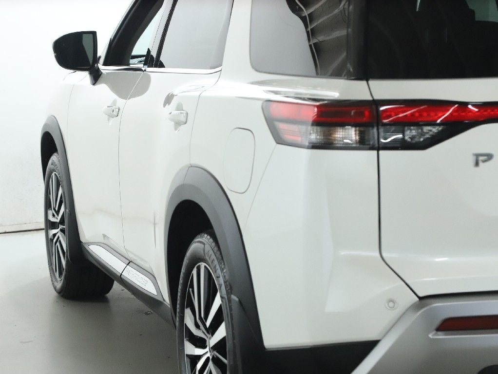 2024 Nissan Pathfinder Platinum AWD
