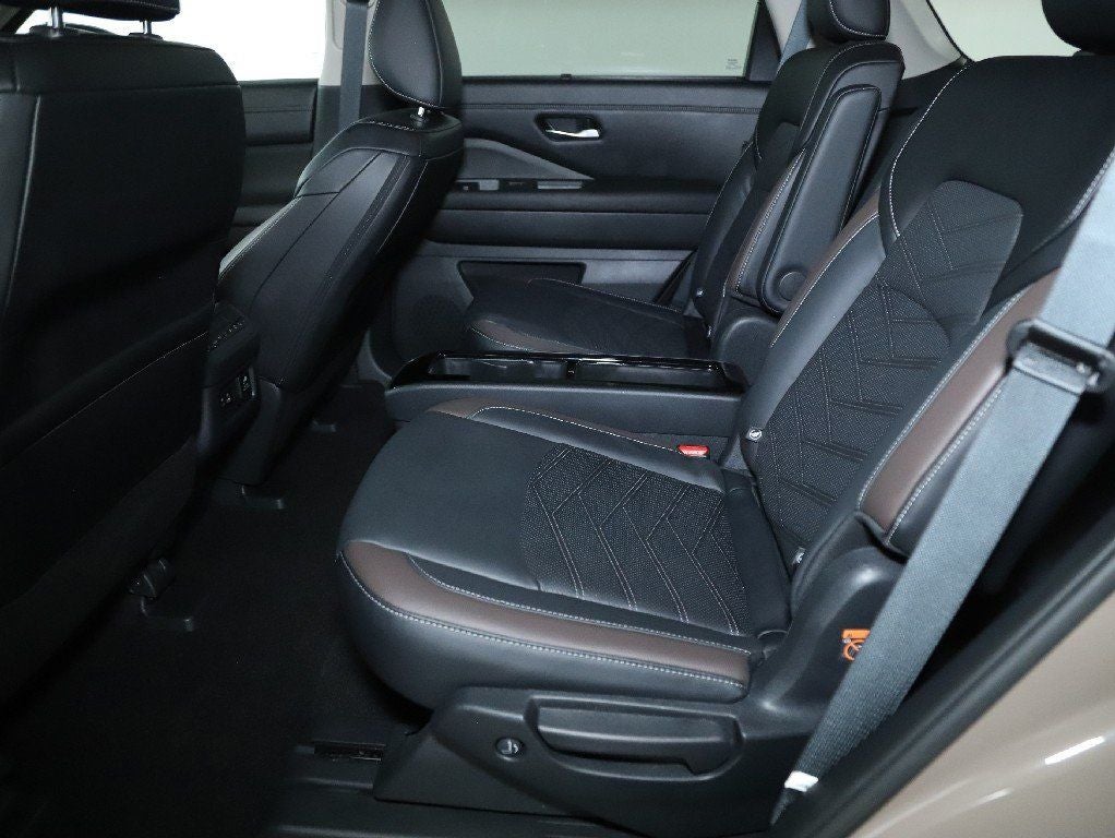 2024 Nissan Pathfinder Platinum AWD