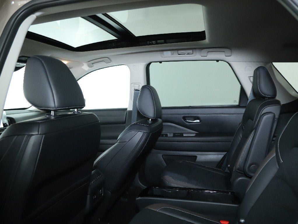 2024 Nissan Pathfinder Platinum AWD