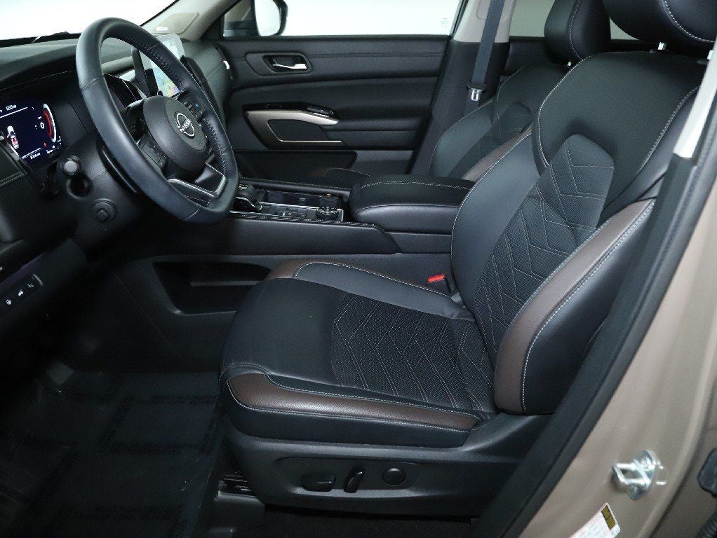 2024 Nissan Pathfinder Platinum AWD