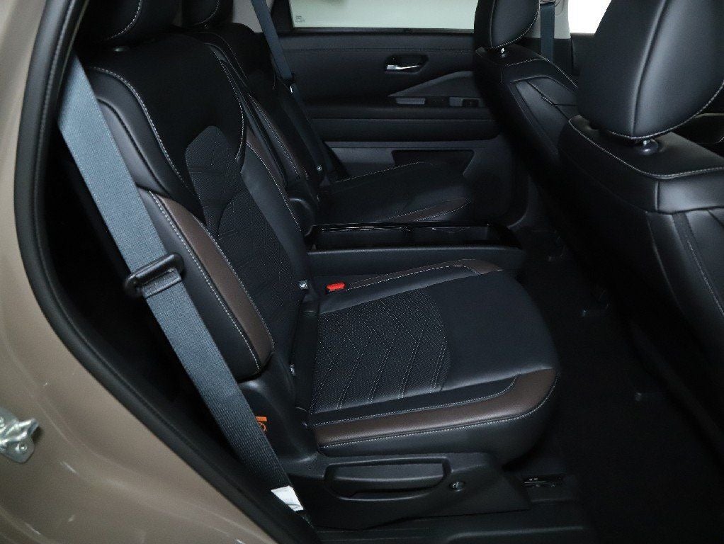 2024 Nissan Pathfinder Platinum AWD