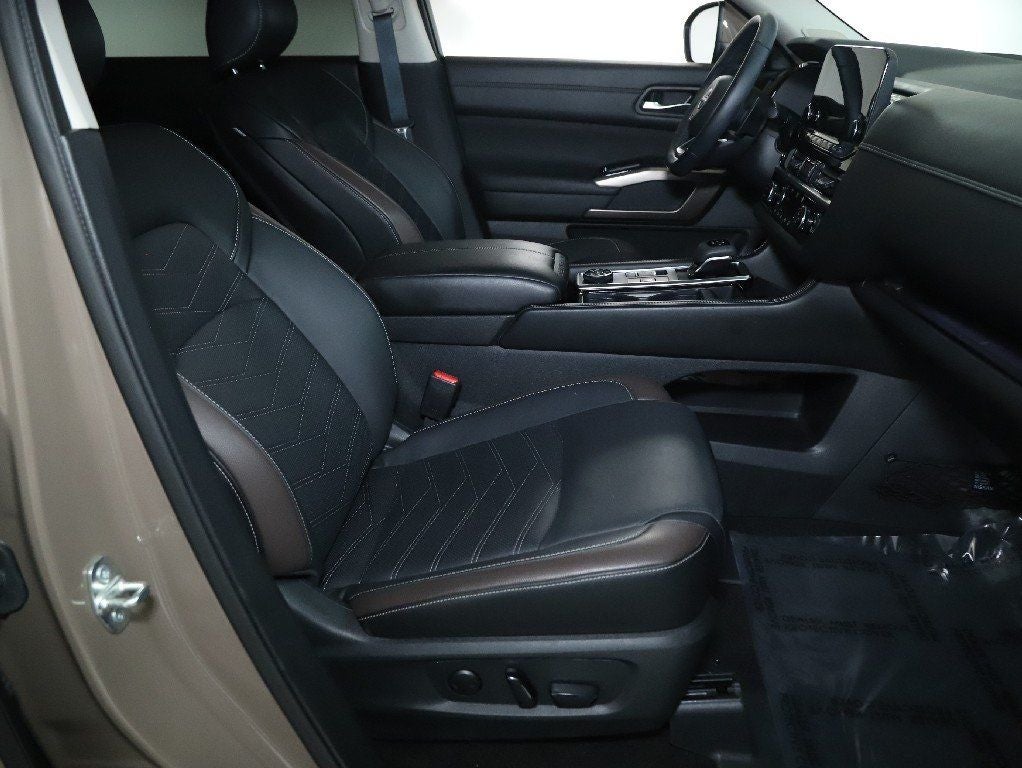2024 Nissan Pathfinder Platinum AWD