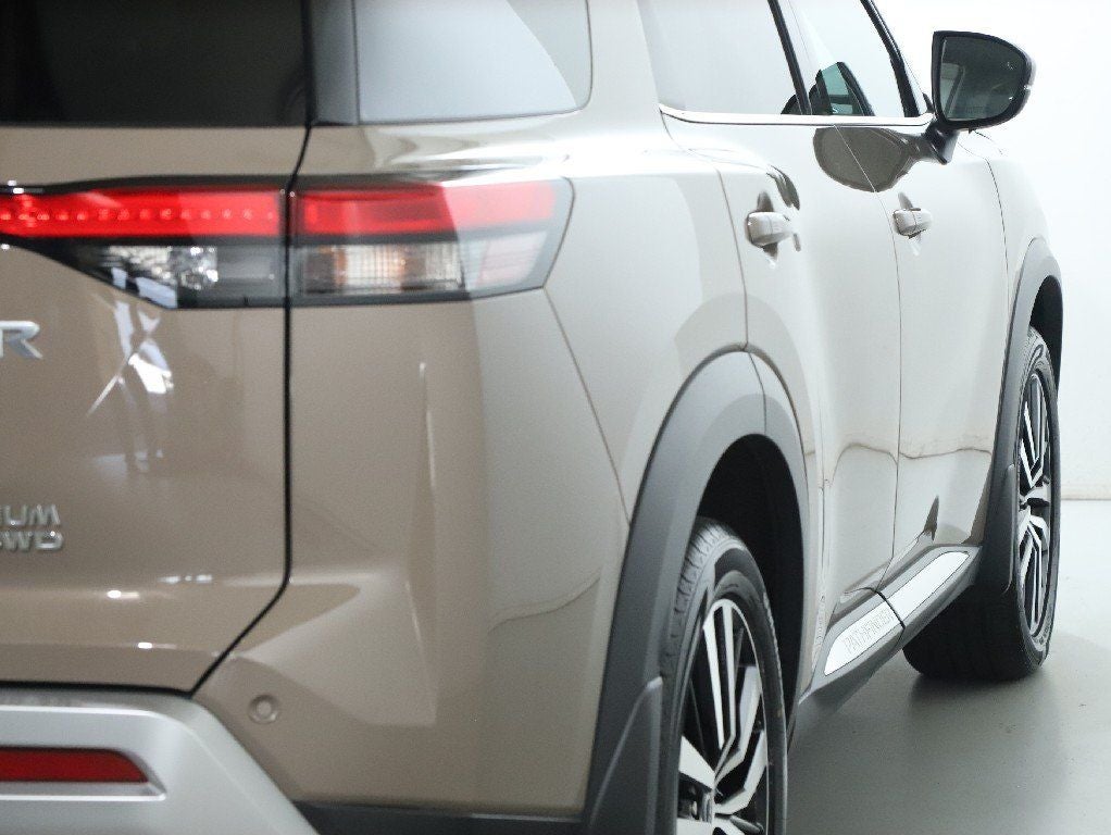 2024 Nissan Pathfinder Platinum AWD