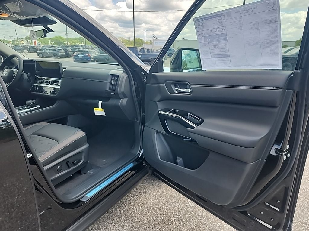 2026 Nissan Pathfinder Platinum