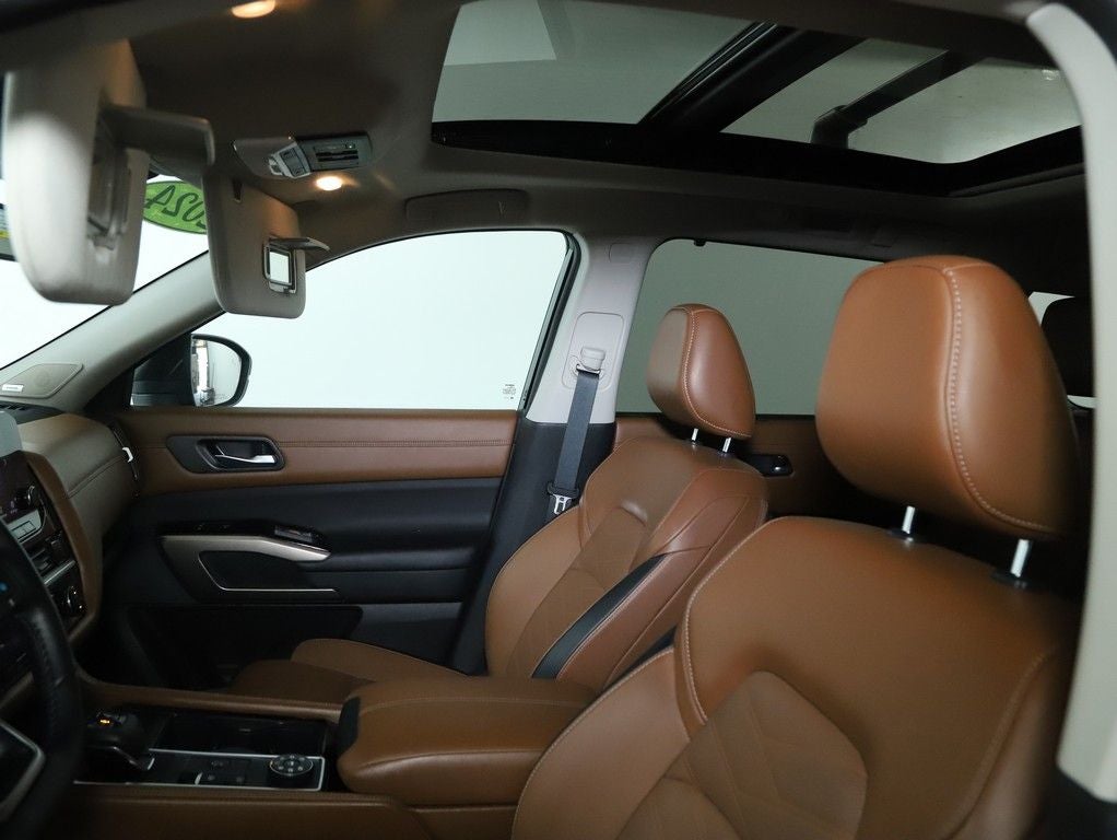 2024 Nissan Pathfinder Platinum AWD