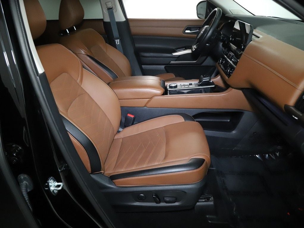 2024 Nissan Pathfinder Platinum AWD