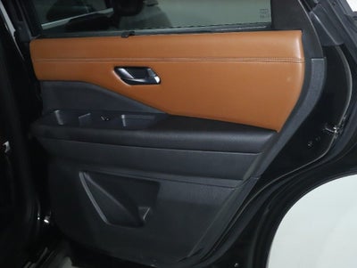 2023 Nissan Pathfinder Platinum AWD