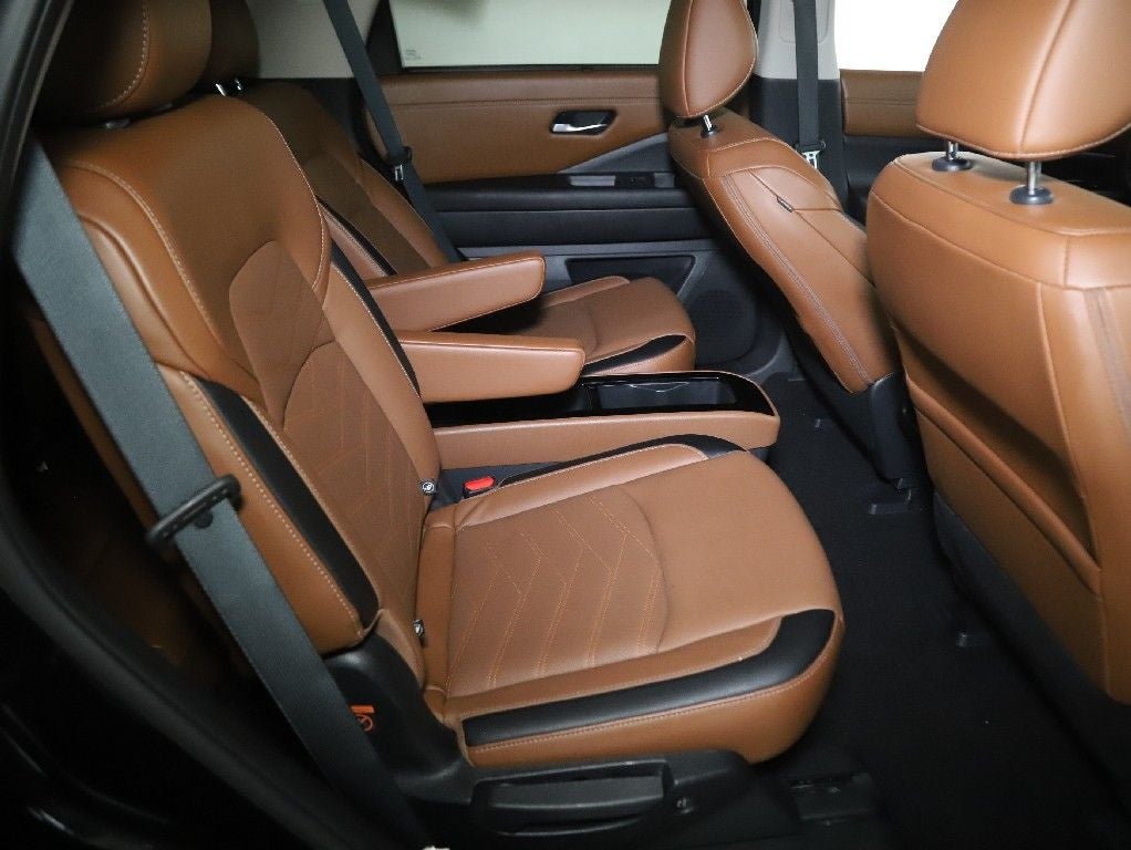 2023 Nissan Pathfinder Platinum AWD