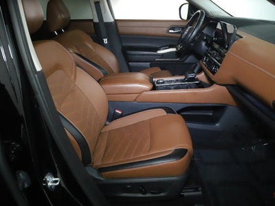2023 Nissan Pathfinder Platinum AWD