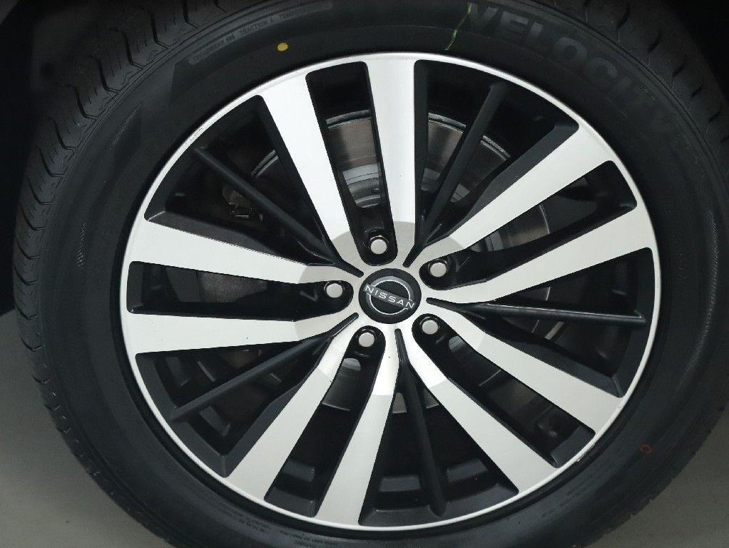 2023 Nissan Pathfinder Platinum AWD
