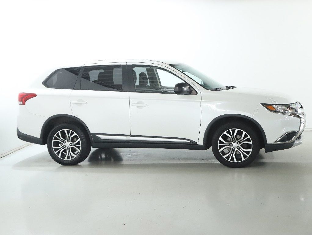 2017 Mitsubishi Outlander ES AWD