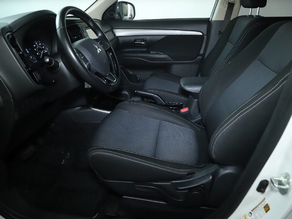 2017 Mitsubishi Outlander ES AWD