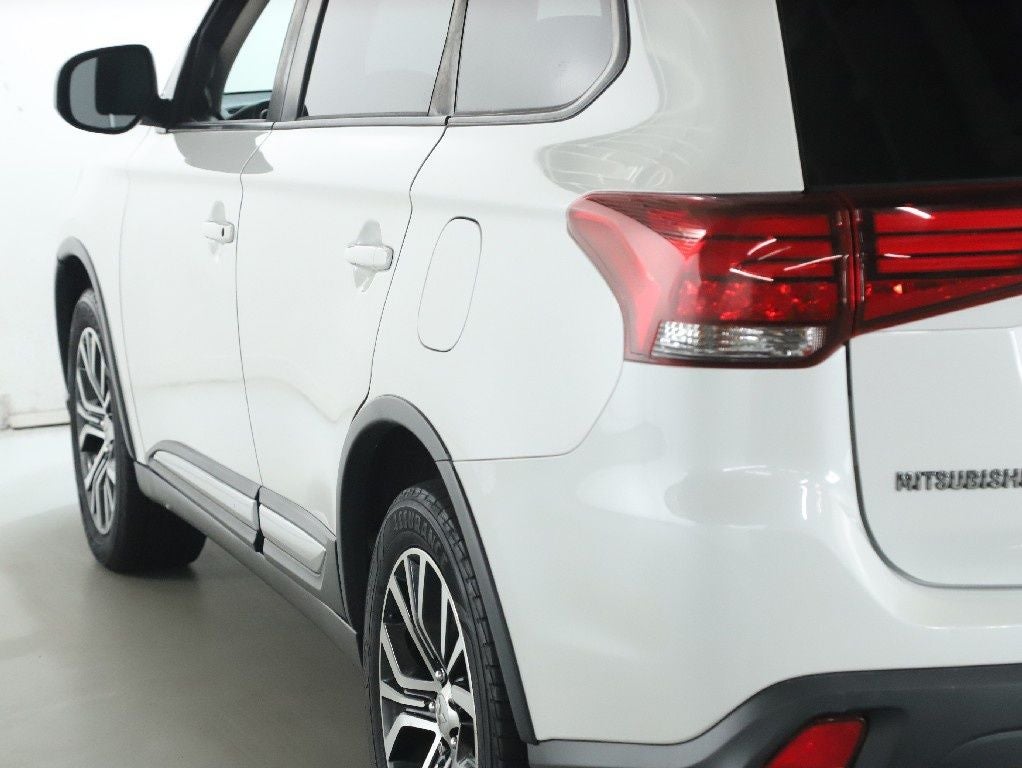 2017 Mitsubishi Outlander ES AWD