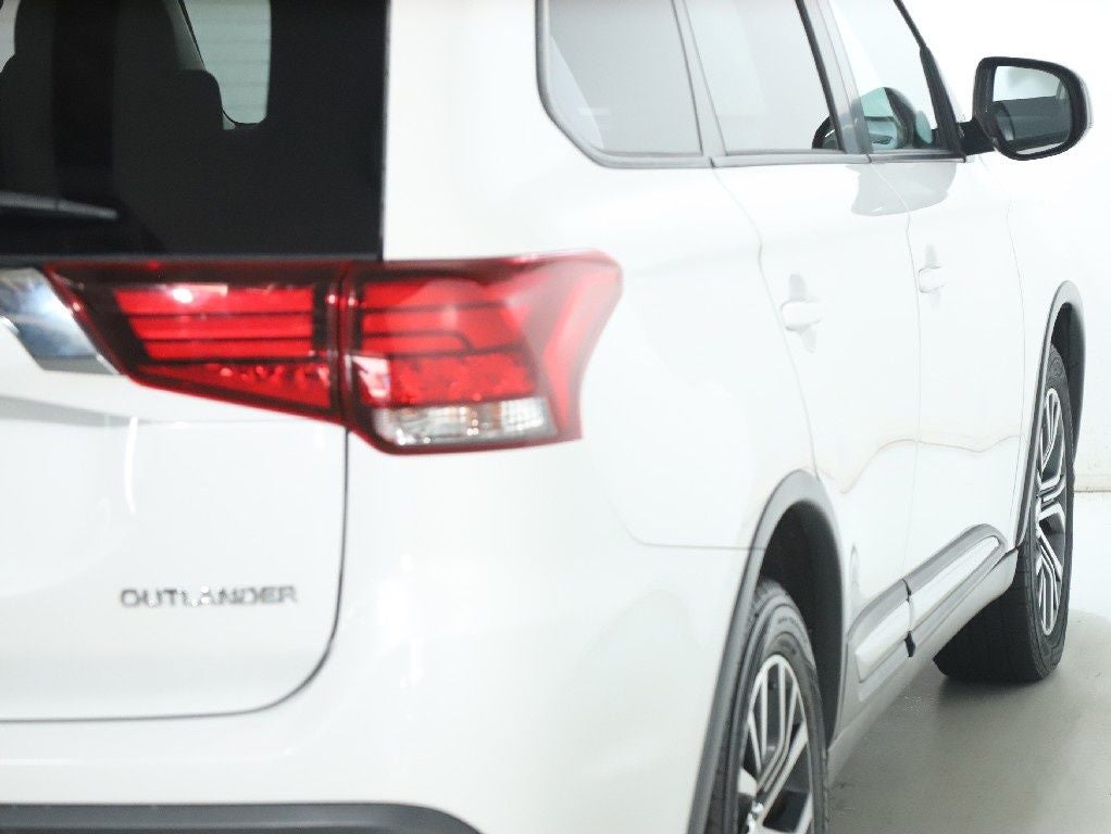 2017 Mitsubishi Outlander ES AWD