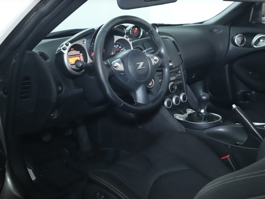 2010 Nissan 370Z Base Roadster 6-speed