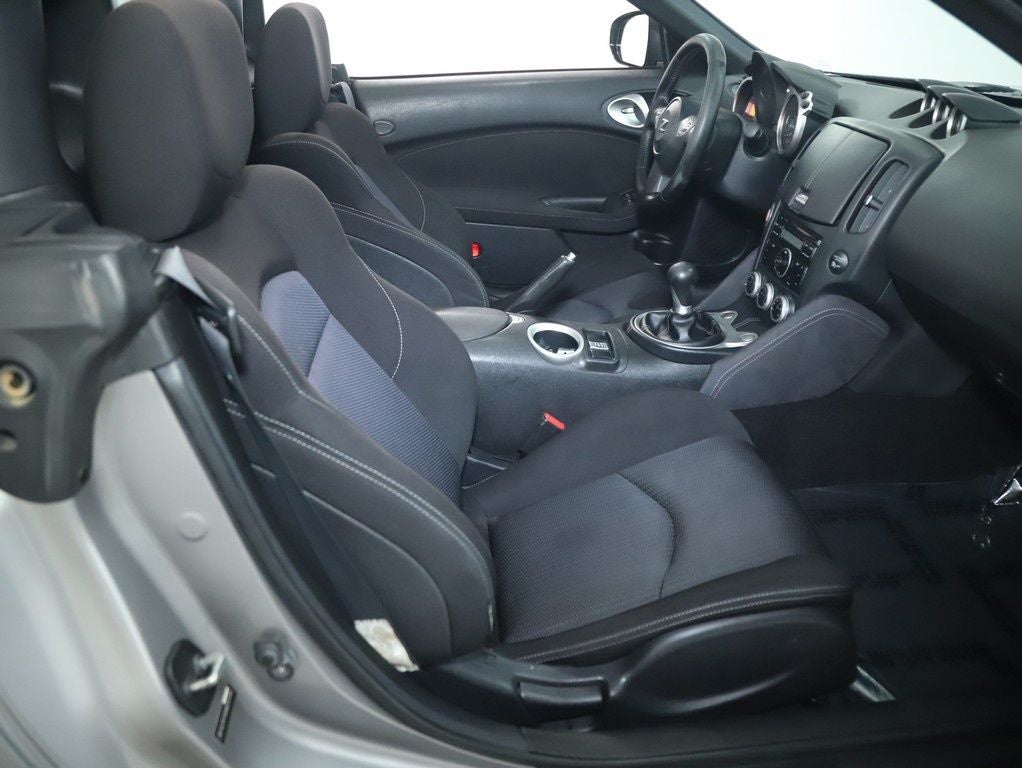 2010 Nissan 370Z Base Roadster 6-speed