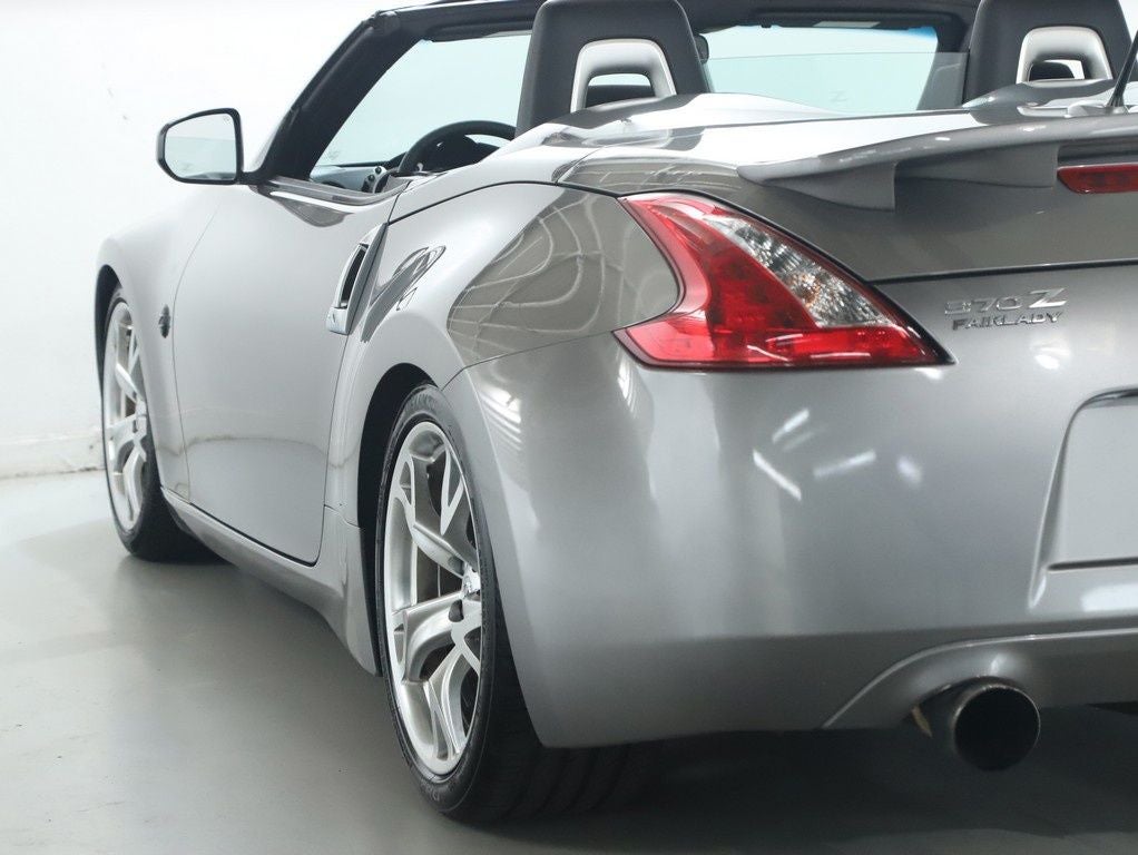 2010 Nissan 370Z Base Roadster 6-speed
