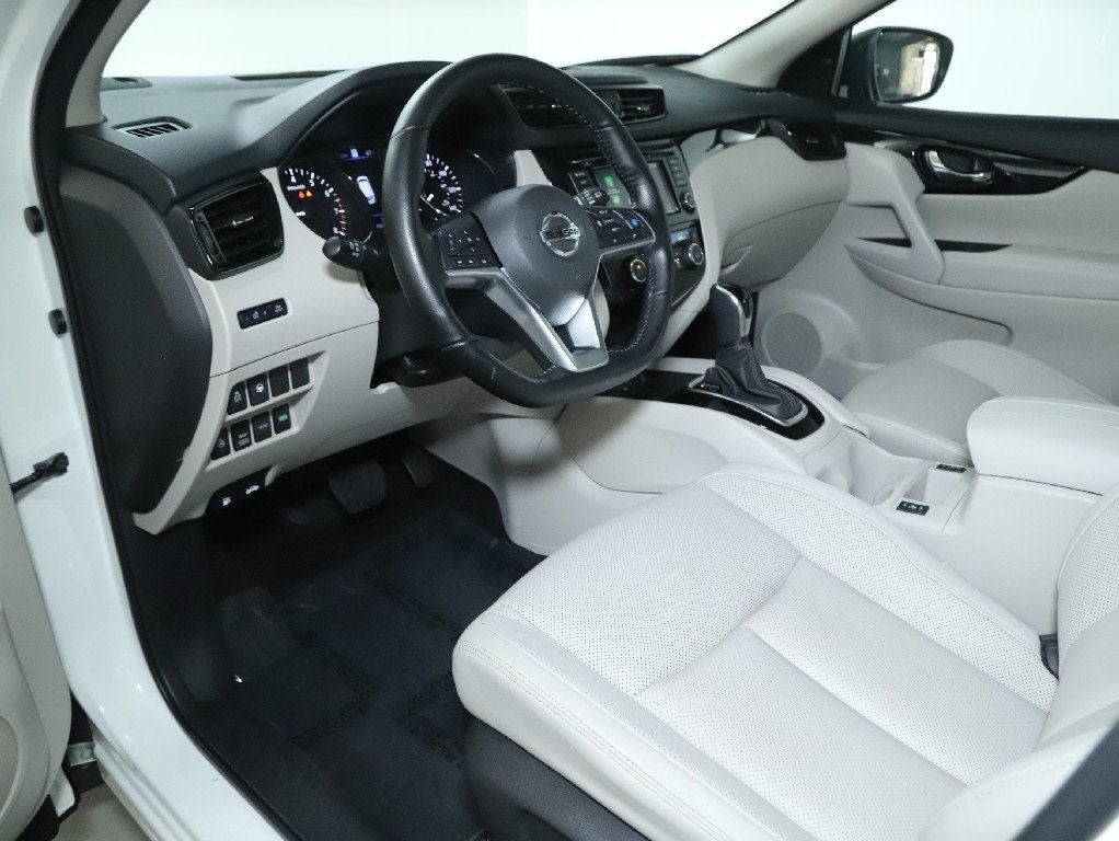 2022 Nissan Rogue Sport SL Premium AWD