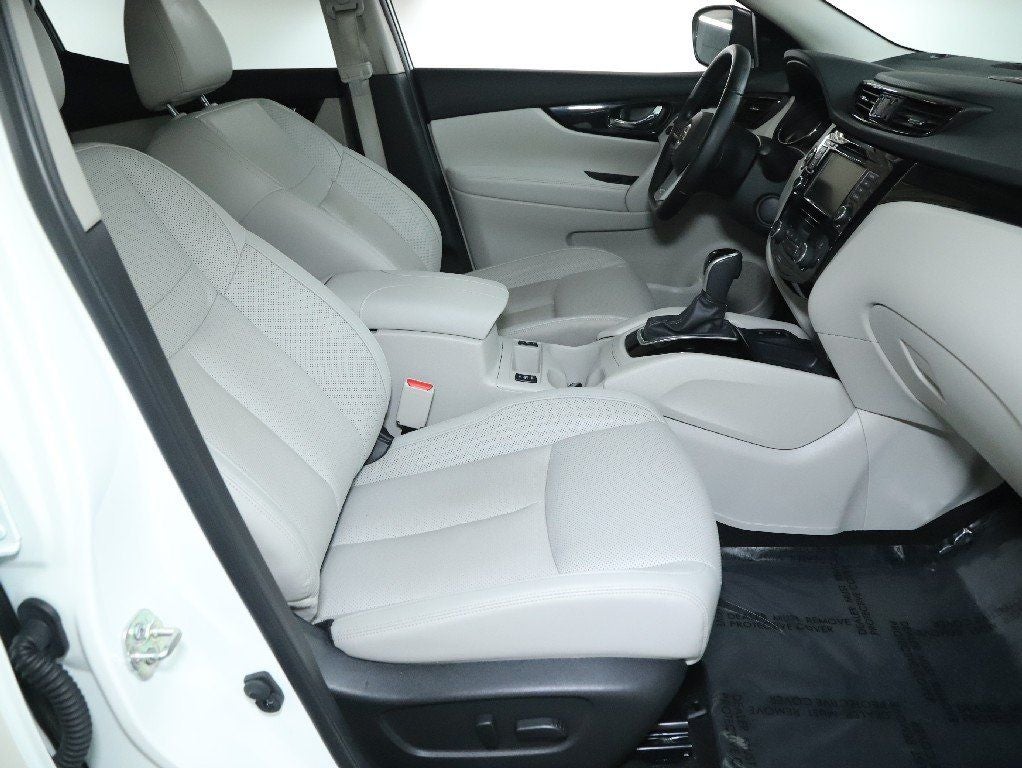 2022 Nissan Rogue Sport SL Premium AWD