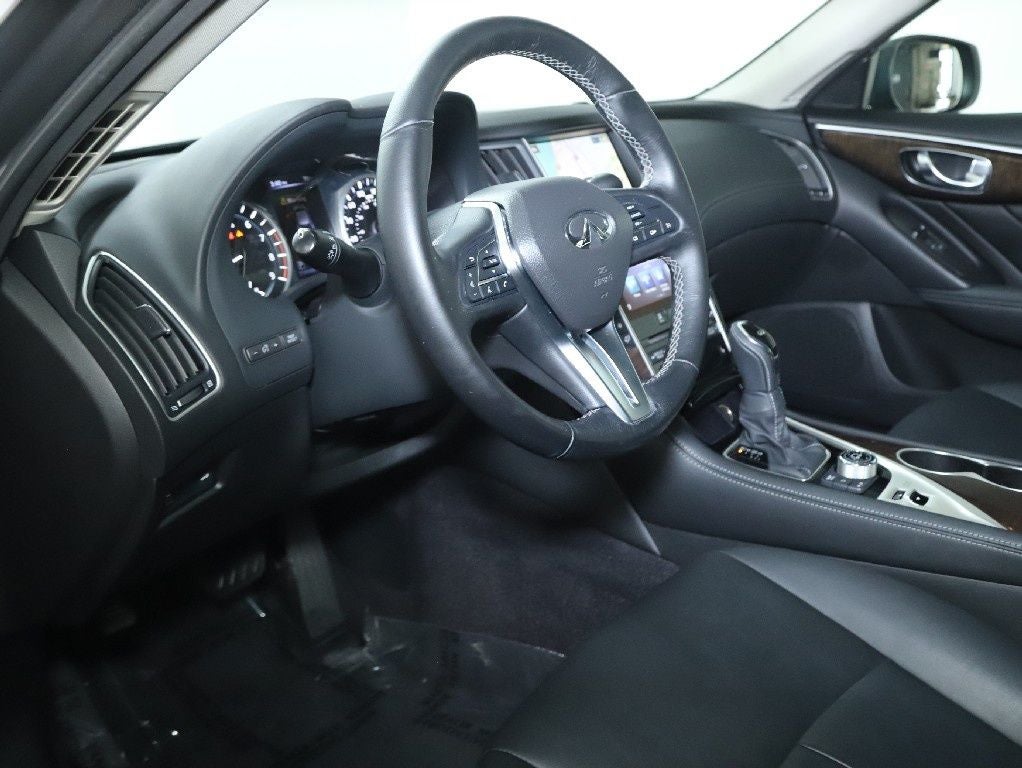 2018 INFINITI Q50 3.0t LUXE Essential AWD
